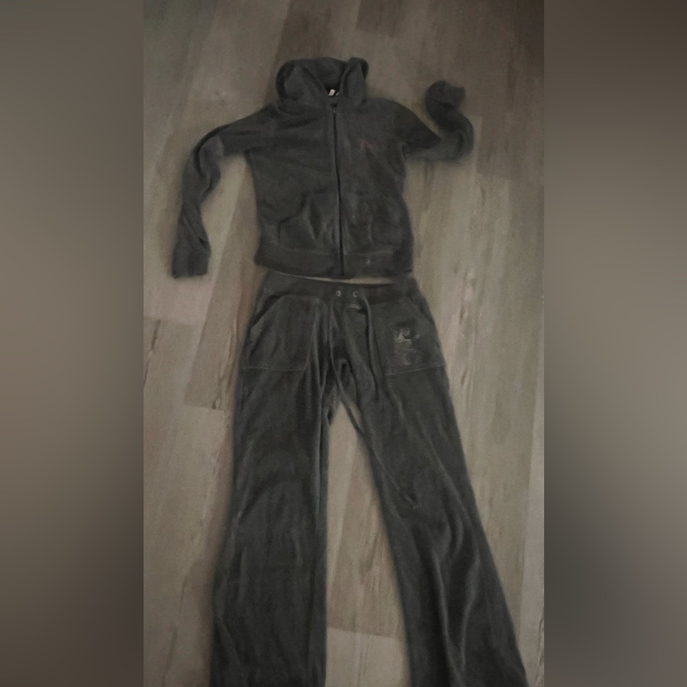 Vintage gray juicy couture tracksuit. Size S top and XS bottom.